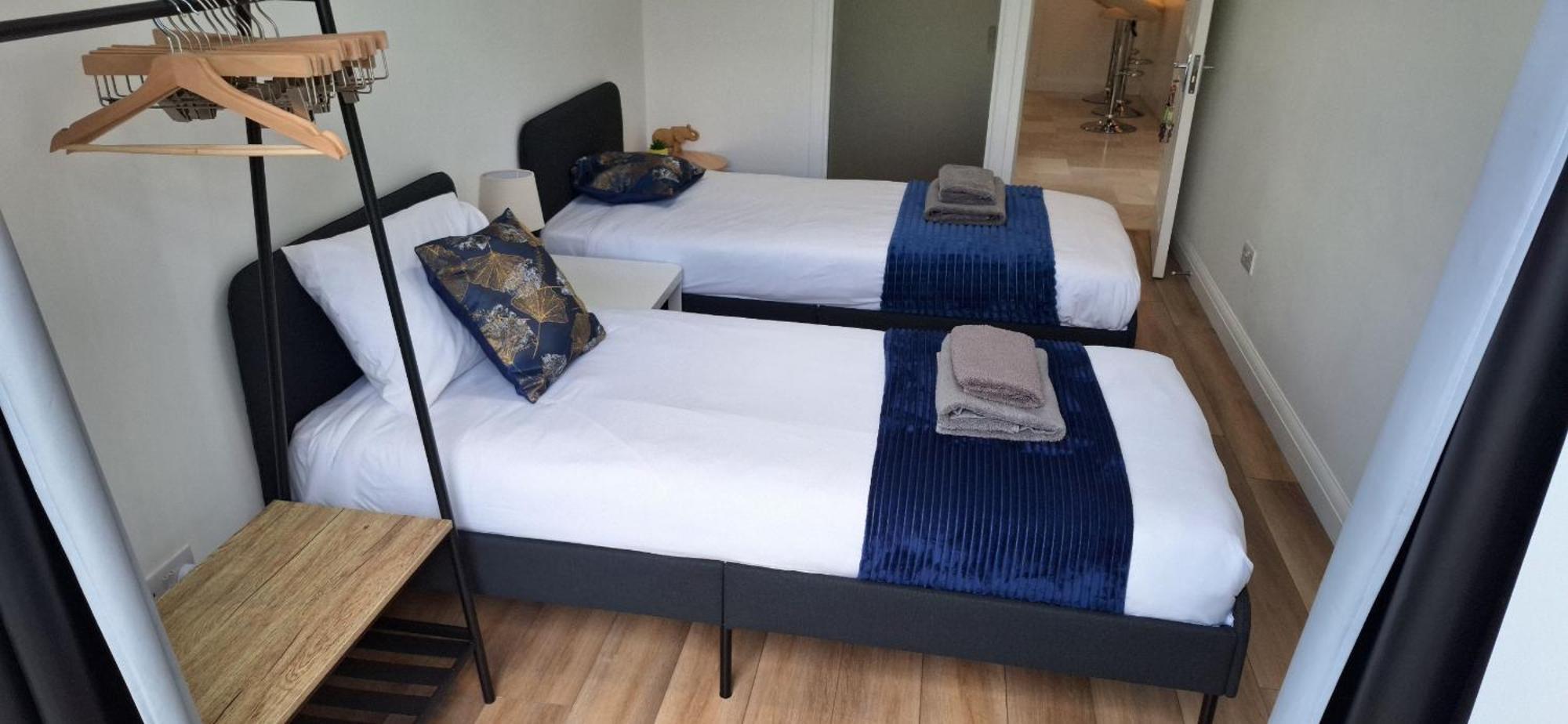 New 3 Bedrooms Flat In Ashford Near Heathrow Екстер'єр фото