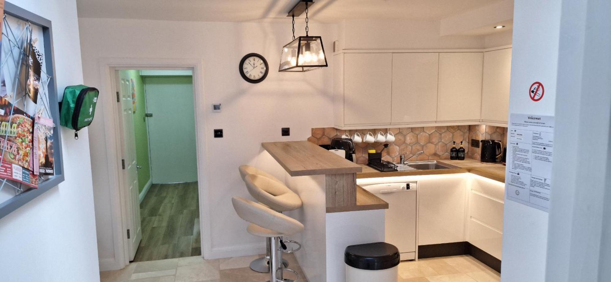 New 3 Bedrooms Flat In Ashford Near Heathrow Екстер'єр фото
