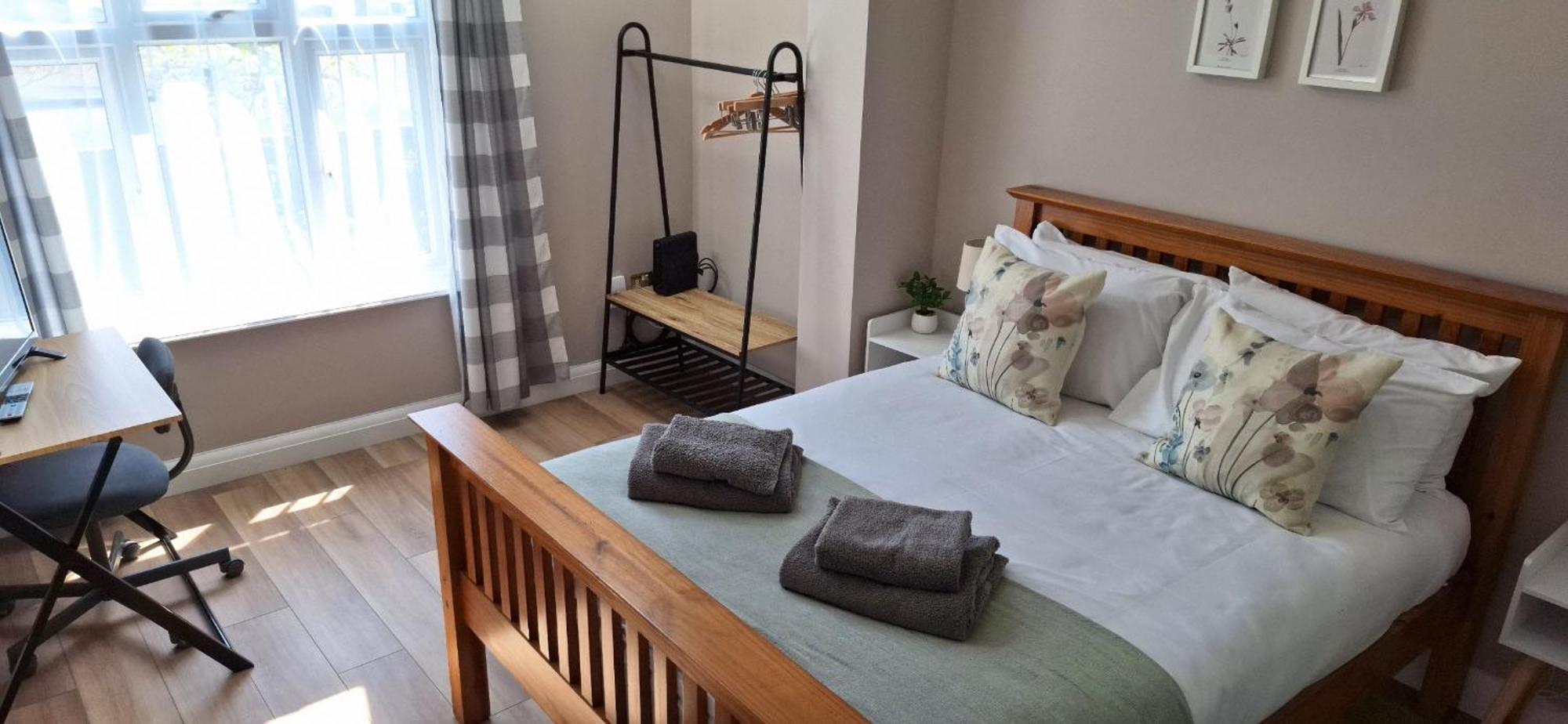 New 3 Bedrooms Flat In Ashford Near Heathrow Екстер'єр фото